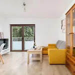 Bright Podgorze Cracow By Renters 公寓