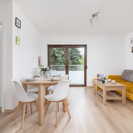 Bright Podgorze Cracow By Renters アパート