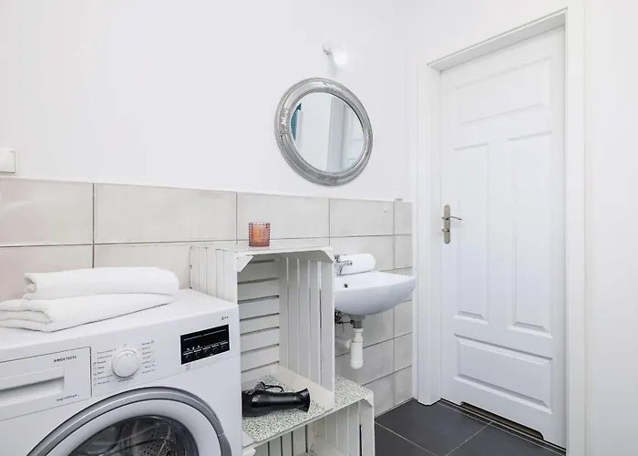 Apartment Bright Podgorze Cracow By Renters *